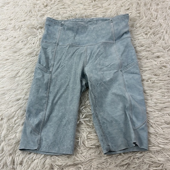 Lululemon Fast and Free Short 10" City Grit White Blue Fog - Picture 1 of 5